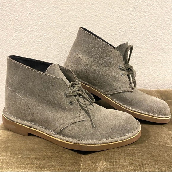 Clarks Other - Clark Boots Mens 7M Women 9 Grey Suede Chukka Rubber Sole